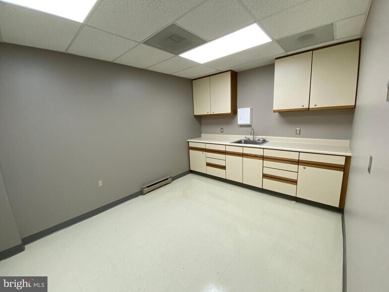 More Photos Of 20311 Lappans Rd, Boonsboro Medical For Sale