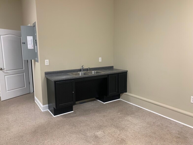 More Photos Of 100 Fall Creek Dr, Jacksonville Office For Lease