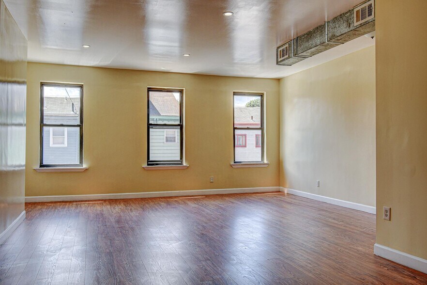 More Photos Of 4919 Penn Ave, Pittsburgh Storefront Retail Residential For Sale