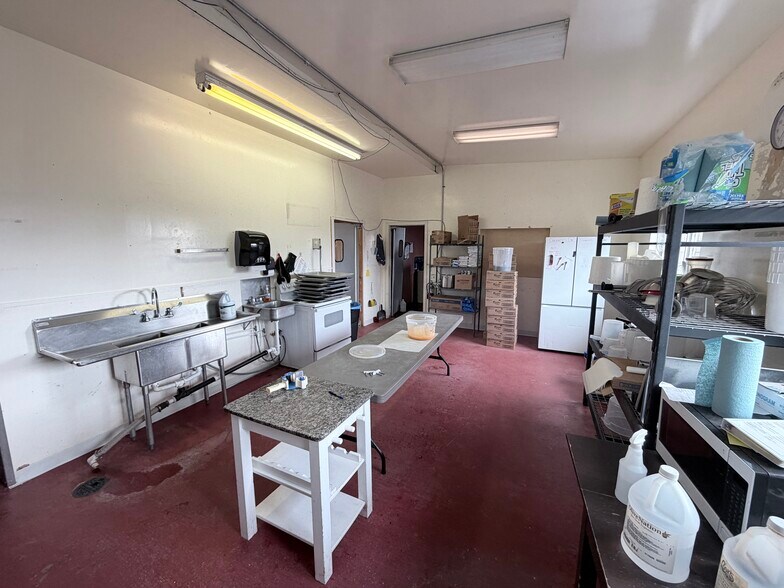 More Photos Of 8105 Wallace Rd NW, Salem Industrial For Lease