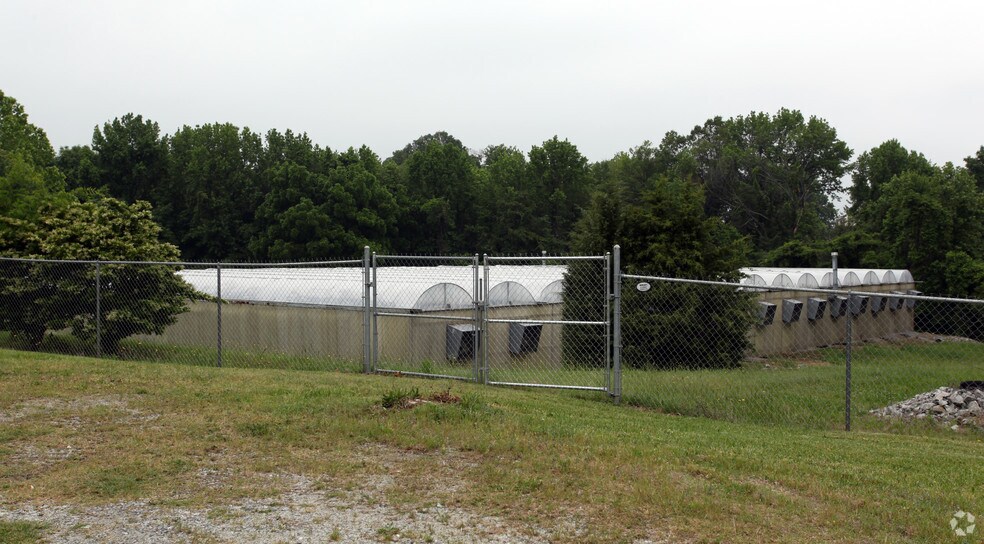 More Photos Of 1308 Starr Dr, High Point Service For Lease