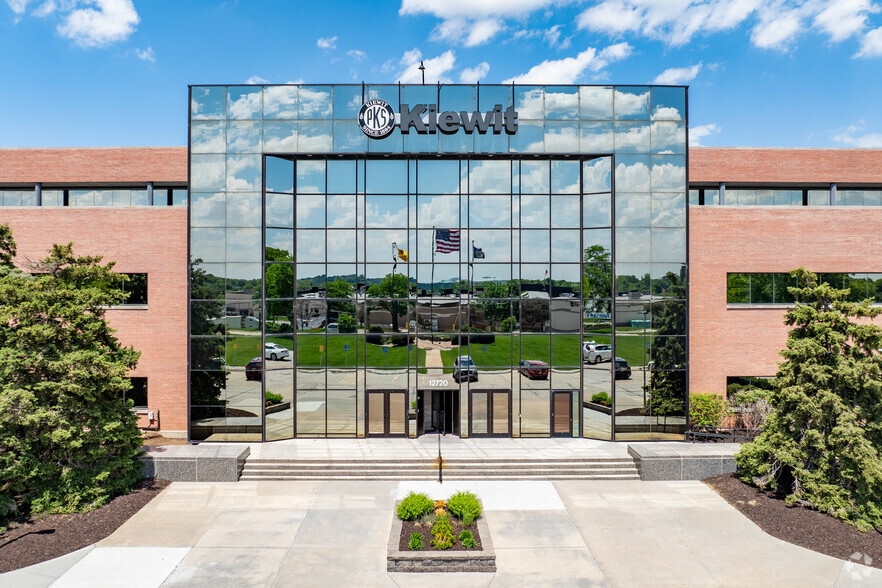 More Photos Of 12500 I St, Omaha Unknown For Lease