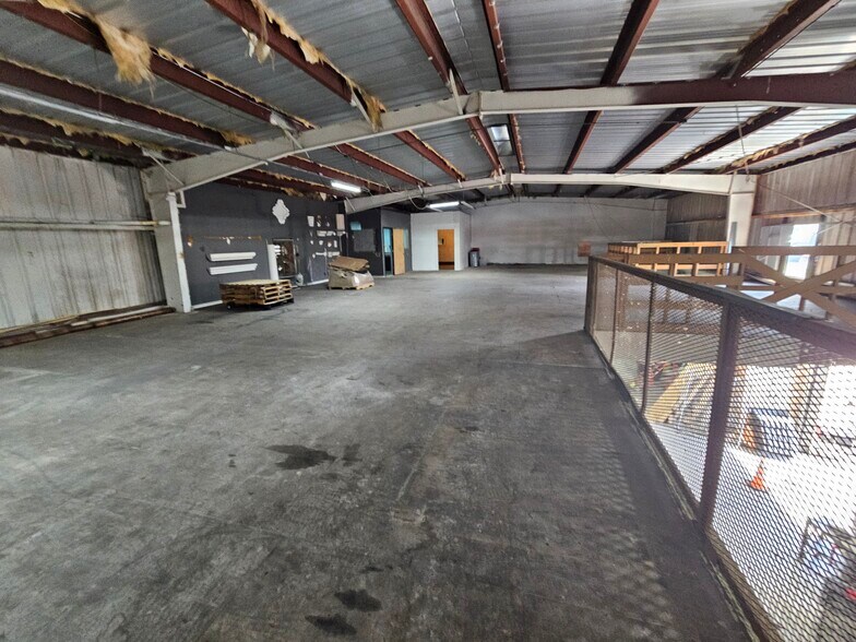 More Photos Of 1401 W Washington St, Orlando Warehouse For Lease