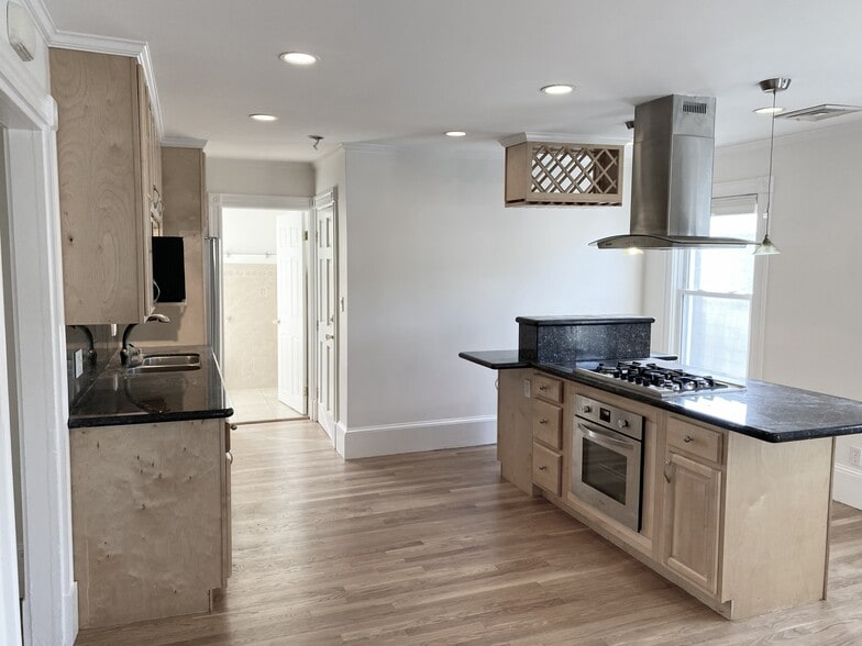 More Photos Of 8 White Ave, Chestnut Hill Multifamily For Sale