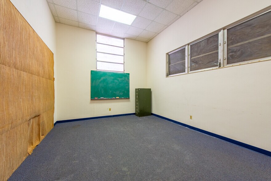 More Photos Of 4608 N Nebraska Ave, Tampa Religious Facility For Sale