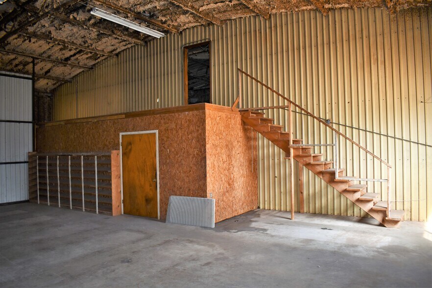 More Photos Of 1737 Hwy 81, Pearsall Warehouse For Sale