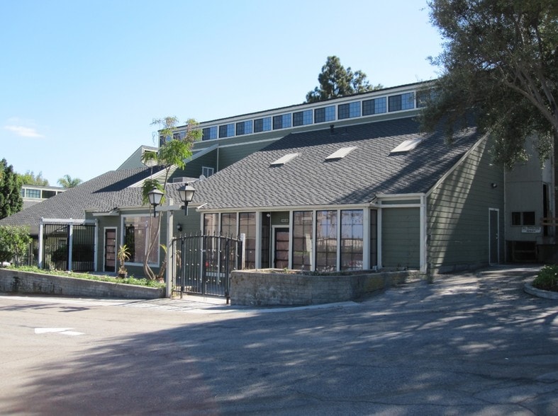 More Photos Of 24520-24590 Hawthorne Blvd, Torrance Unknown For Lease