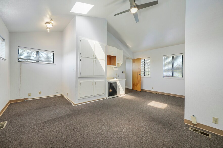 More Photos Of 2100 Tennessee St, Vallejo Office For Sale