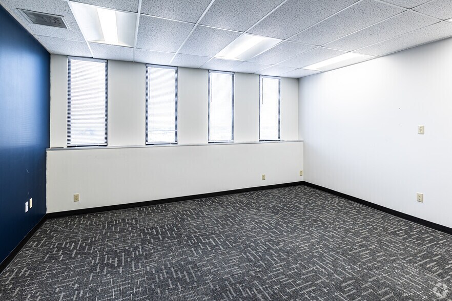 More Photos Of 4240 Blue Ridge Blvd, Kansas City Coworking Space
