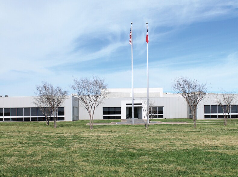 More Photos Of 2501 Earl Rudder Fwy S, College Station Research And Development For Lease