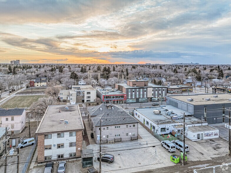 More Photos Of 10521 124 St, Edmonton Storefront Retail Residential For Lease