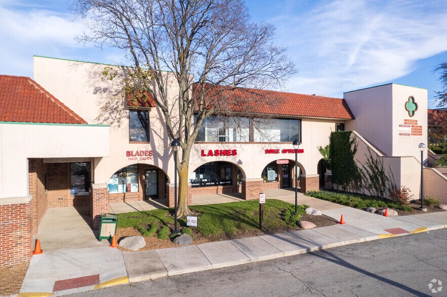 More Photos Of 401-499 Lake Cook Rd, Deerfield Unknown For Lease