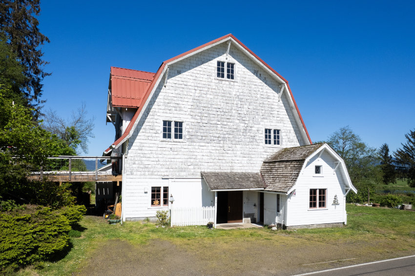 More Photos Of 25 Fraser Rd W, Tillamook Lodge Meeting Hall For Sale