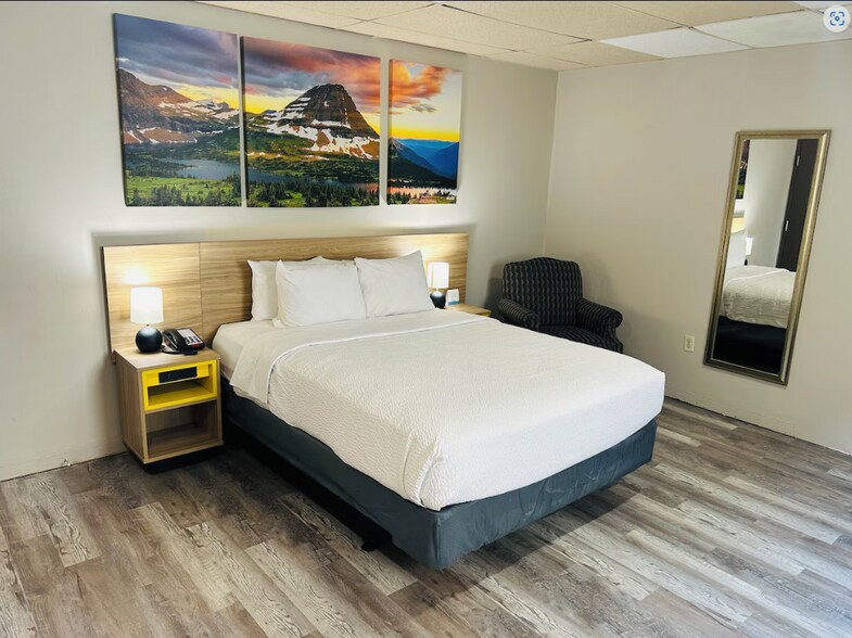 More Photos Of 109 16th St, Wheatland Hotel For Sale