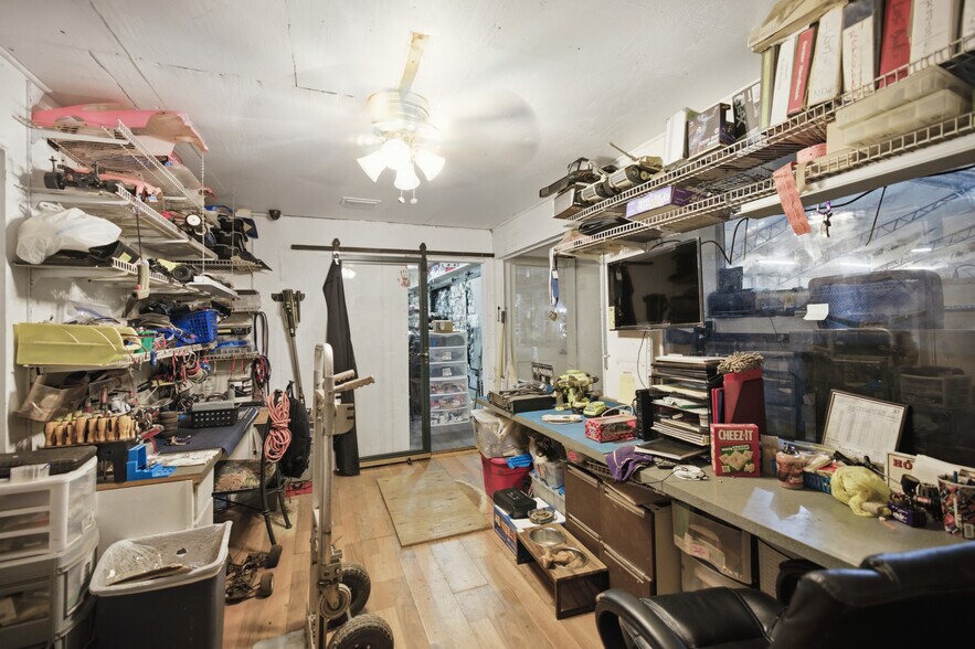 More Photos Of 609 NW 4th Ave, Ocala Flex For Sale