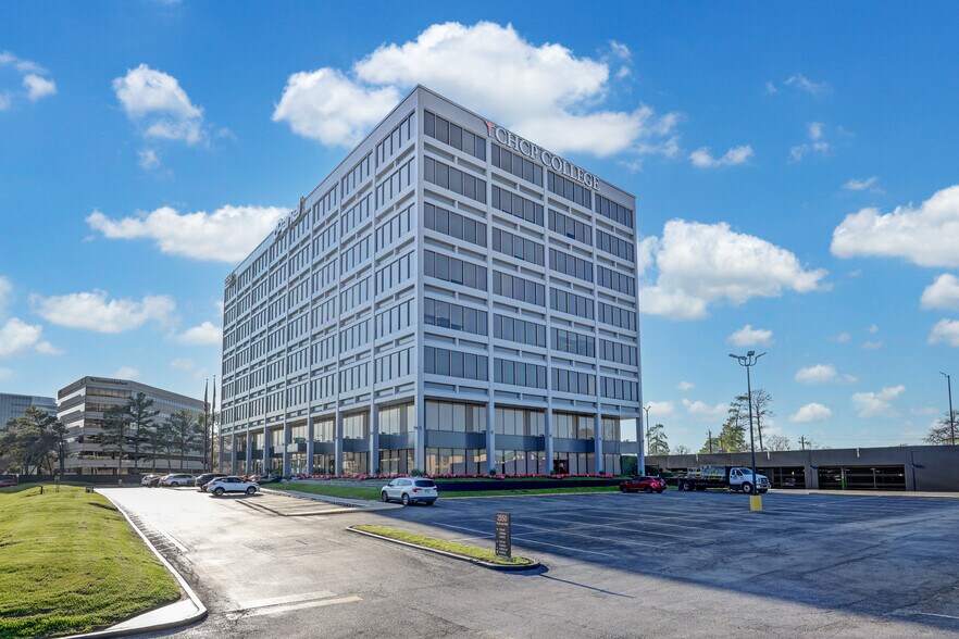 More Photos Of 2550 N Loop Fwy W, Houston Office For Lease