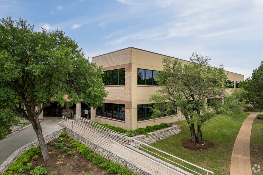 More Photos Of 3001 Bee Caves Rd, Austin Office For Lease