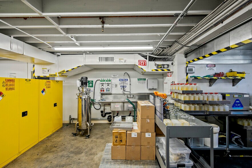 More Photos Of 7542 Trade St, San Diego Manufacturing For Lease