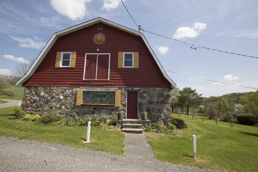 More Photos Of 201 Roses Hill Rd, Richfield Springs Hotel For Sale