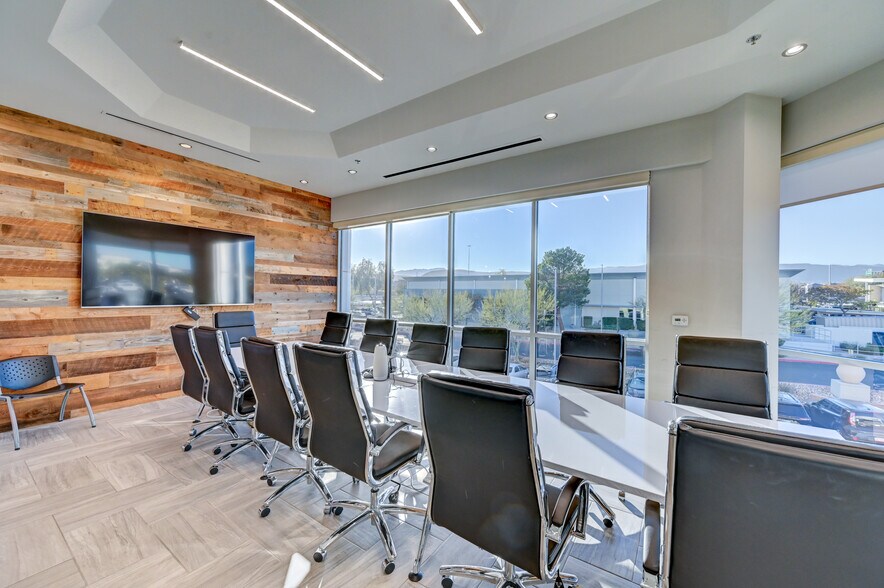 More Photos Of 8906 Spanish Ridge Ave, Las Vegas Office For Sale