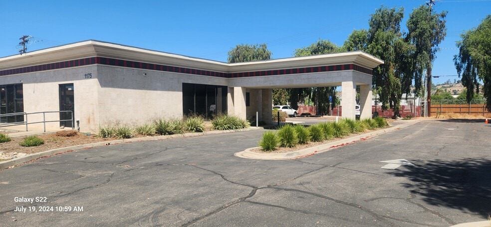 Primary Photo Of 1175 Main St, Ramona Restaurant For Lease