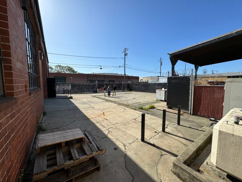 More Photos Of 2855 Mandela Pky, Oakland Distribution For Lease