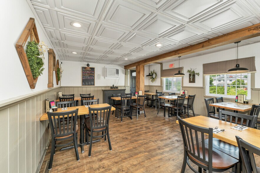 More Photos Of 40 Main St, Goffstown Restaurant For Sale