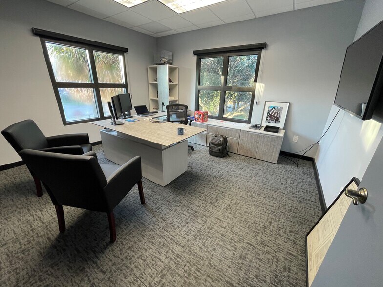 More Photos Of 2505 NW Boca Raton Blvd, Boca Raton Office For Sale