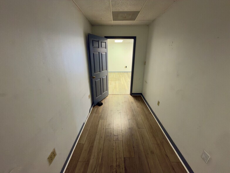 More Photos Of 3885 N Palafox Hwy, Pensacola Warehouse For Sale