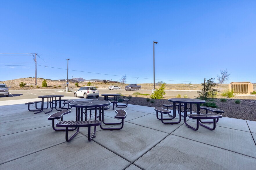More Photos Of 2620 Deep Well Ranch Rd, Prescott Light Distribution For Lease
