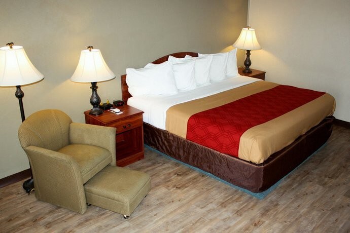 More Photos Of 1225 S State St, Salina Hotel For Sale