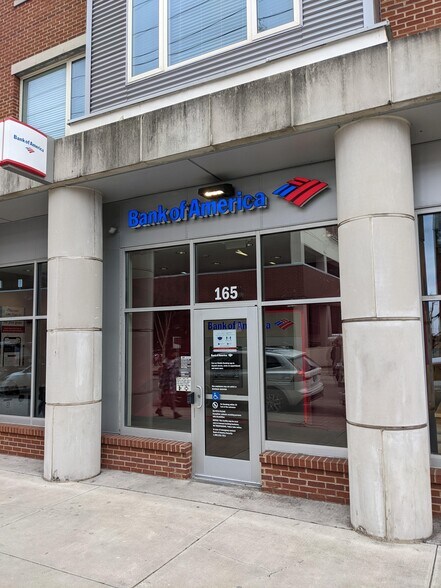 More Photos Of 165 W McMillan St, Cincinnati Apartments For Lease