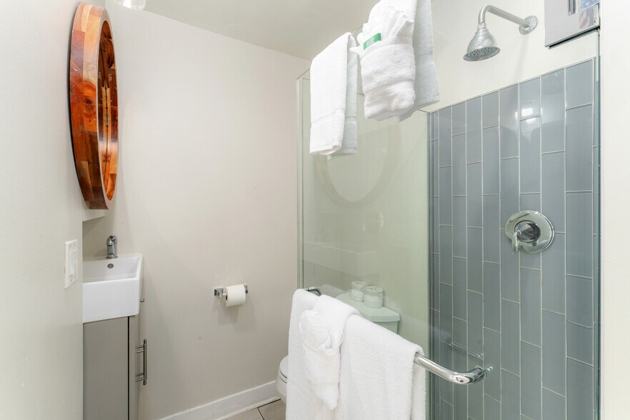 More Photos Of 1920 Beryl St, San Diego Specialty For Sale