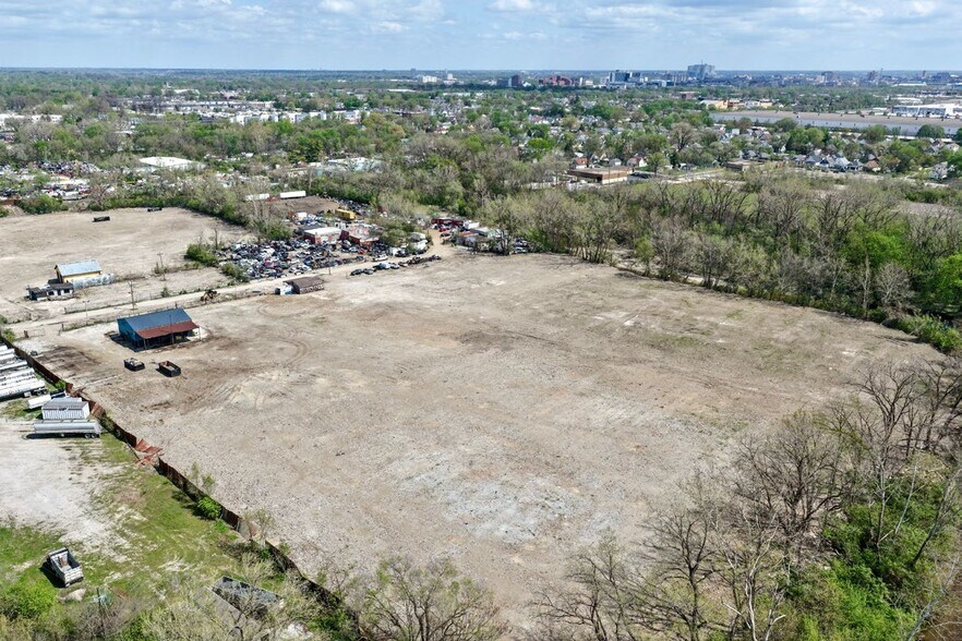 More Photos Of 315 S Tibbs Ave, Indianapolis Land For Lease