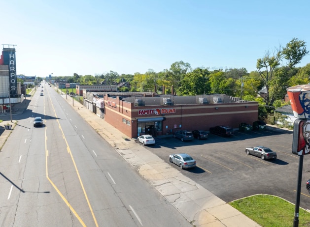 More Photos Of 14305 Harper Ave, Detroit Freestanding For Sale