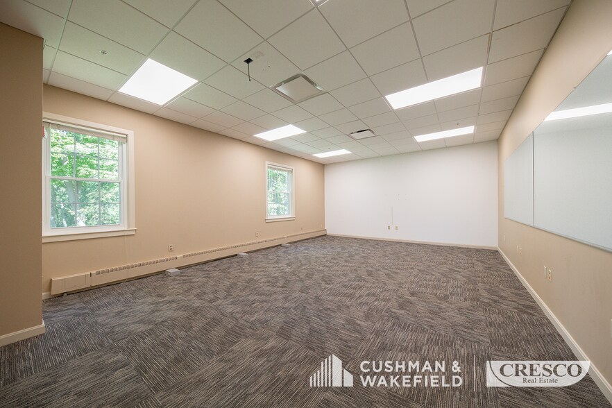 More Photos Of 4420 Sherwin Rd, Willoughby Office For Lease