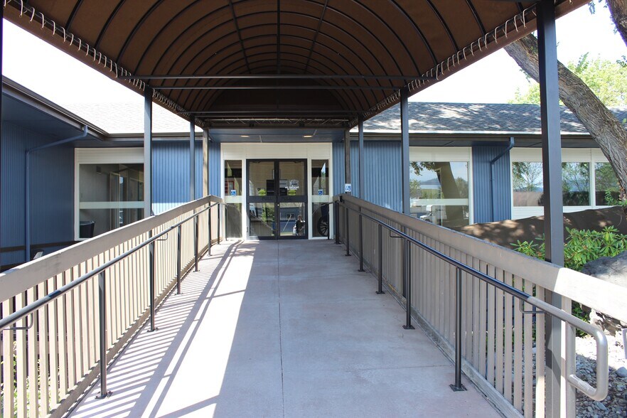 More Photos Of 920 W Ironwood Dr, Coeur d'Alene Medical For Lease
