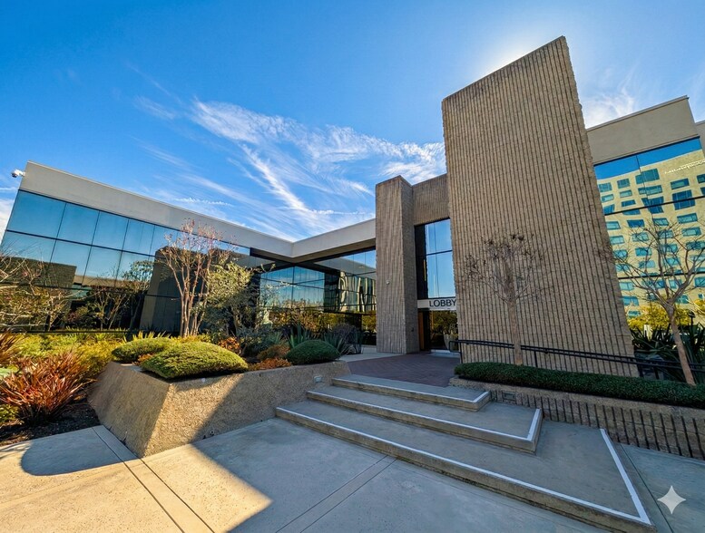 More Photos Of 2415 Campus Dr, Irvine Office For Lease