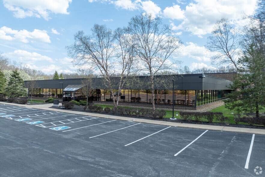 Primary Photo Of 6675 Parkland Blvd, Solon Warehouse For Lease