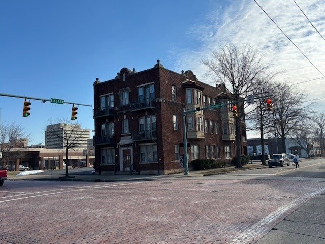 Primary Photo Of 534 Cleveland Ave SW, Canton Apartments For Sale