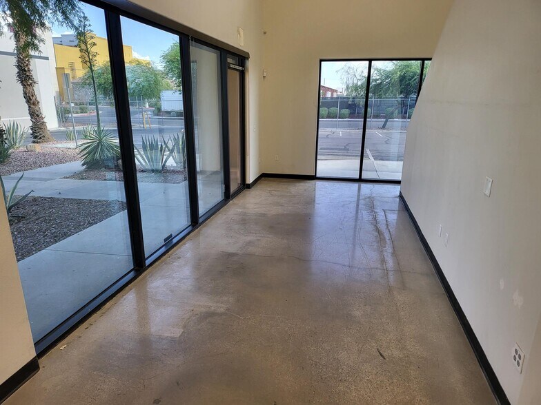More Photos Of 3326 Ponderosa Way, Las Vegas Warehouse For Lease