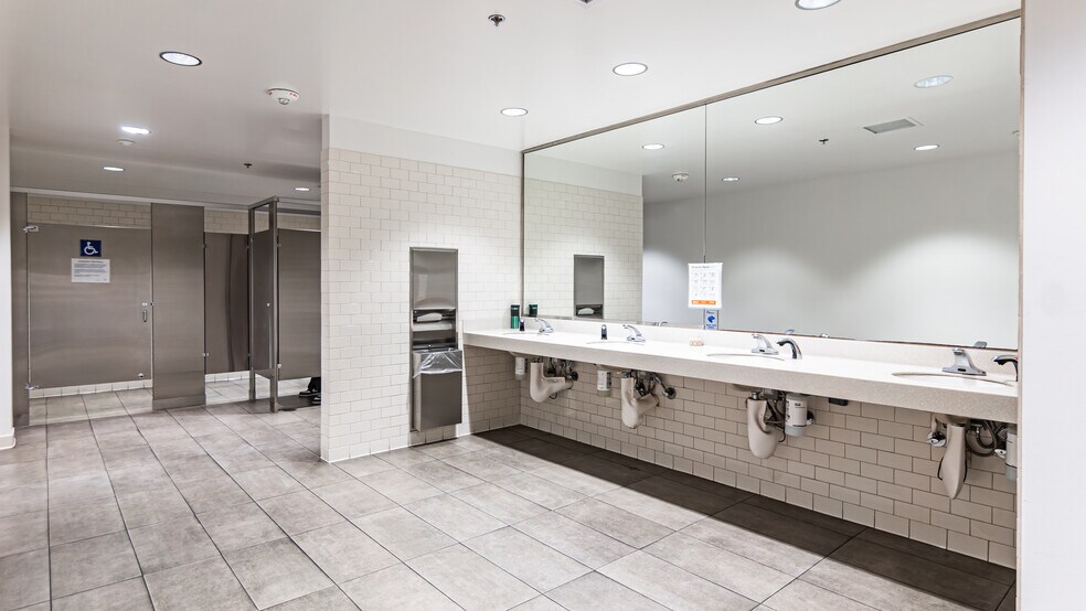 More Photos Of 4031 Via Oro Ave, Long Beach Flex For Lease