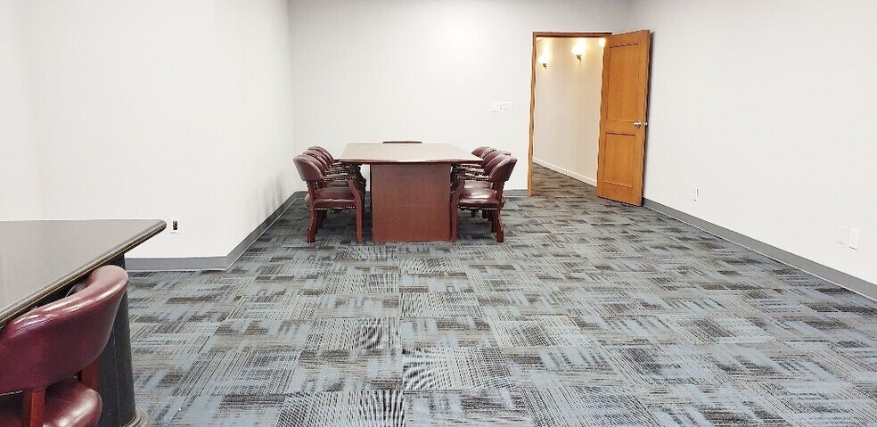 More Photos Of 2409-2411 41st Ave, Long Island City Office For Lease