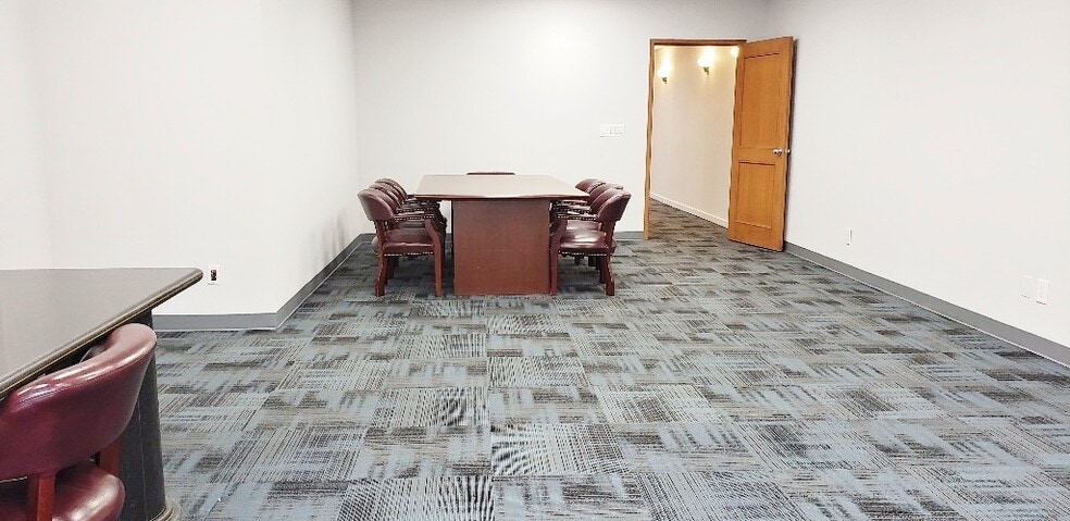 More Photos Of 2409-2411 41st Ave, Long Island City Office For Lease
