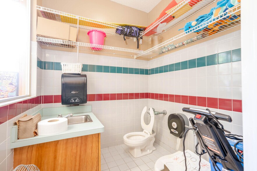 More Photos Of 2081 Mesa Valley Way, Austell Specialty For Sale