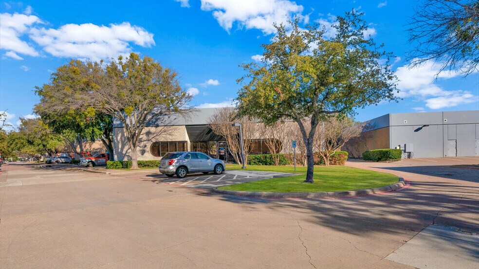 More Photos Of 8406 Sterling St, Irving Light Distribution For Lease