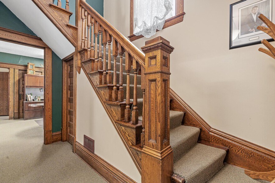 More Photos Of 227 S Arch Ave, New Richmond Office For Sale