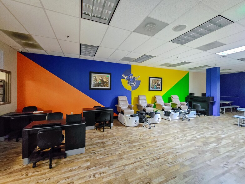 More Photos Of 2810 S US Highway 1, Fort Pierce General Retail For Sale