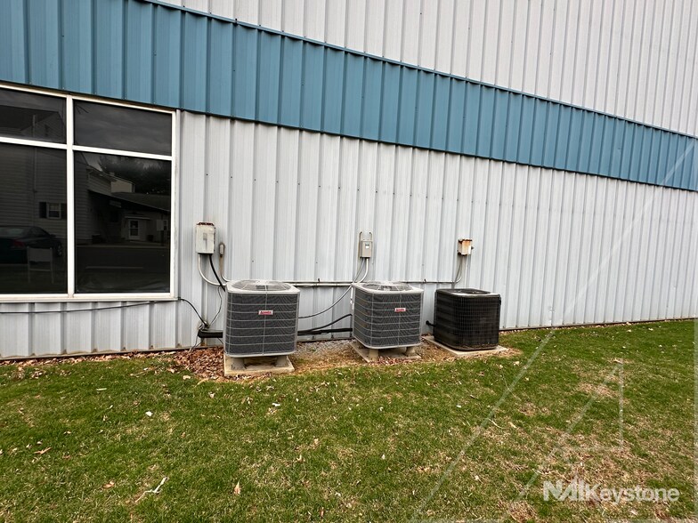 More Photos Of 1114-1124 Commons Blvd, Reading Flex For Sale