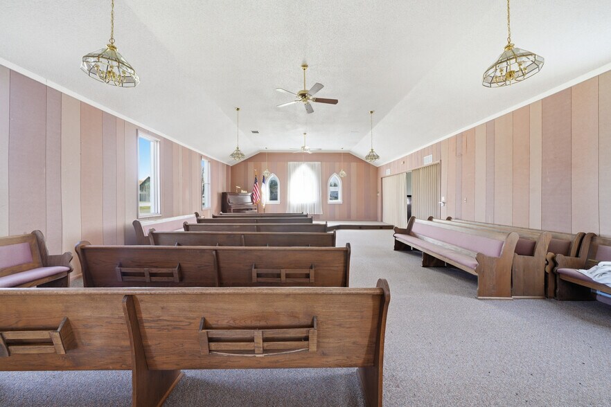 More Photos Of 210 Miles Ave, Clyde Park Specialty For Sale